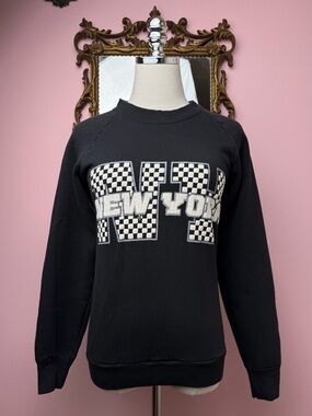 Vintage 90s New York Black White Checkered Graphic Long Sleeve Sweatshirt Small